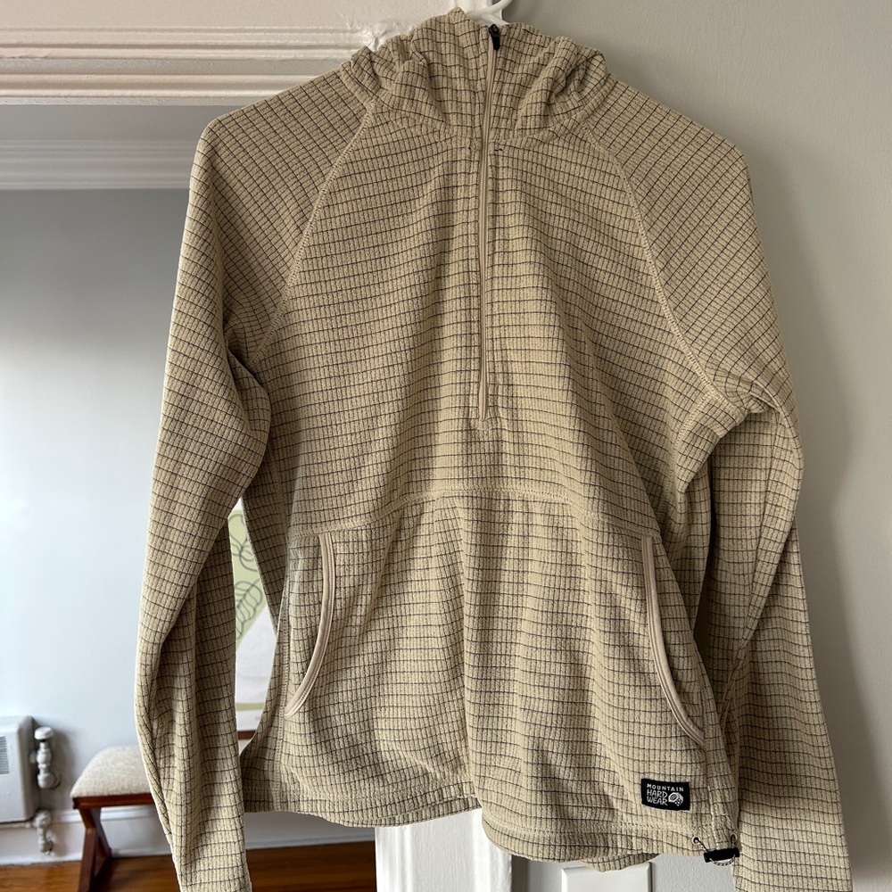 Mountain Hardwear Beige Half Zip Fleece | Size Medium